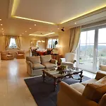 Forestside Retreat, * マルメディ