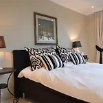 Forestside Retreat, マルメディ