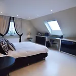 Forestside Retreat, * マルメディ