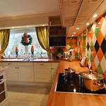 Forestside Retreat, * マルメディ