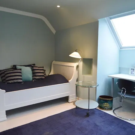 Forestside Retreat, *